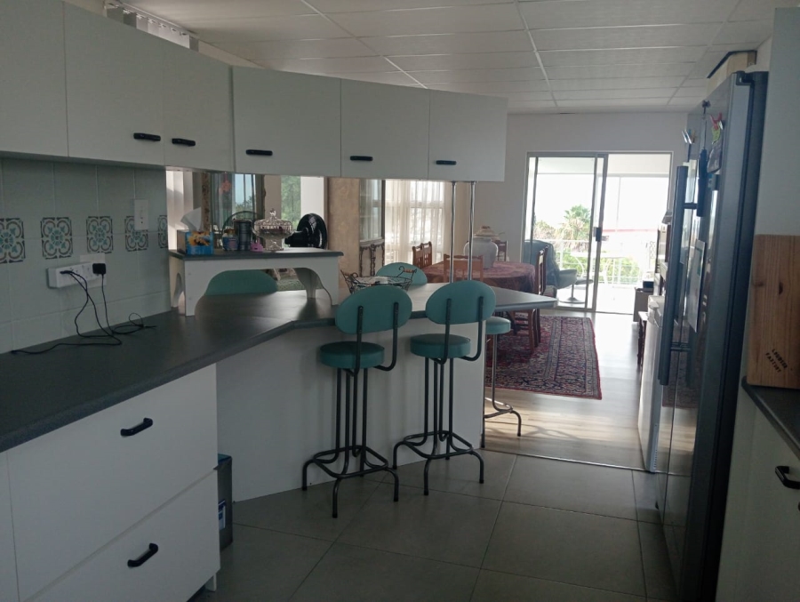 3 Bedroom Property for Sale in Wavecrest Eastern Cape